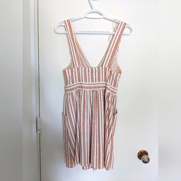 Summer stripe wrap dress in red and white - Picture 2 of 6